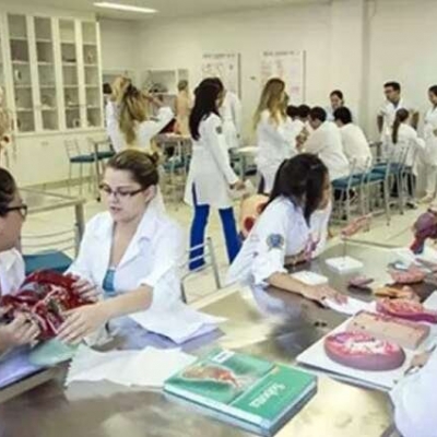 Deputado de MS quer suspender novos cursos de medicina por cinco anos