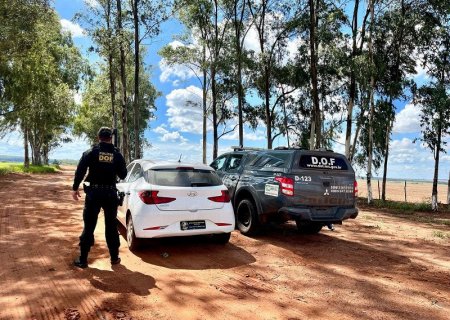 DOF recupera veículo furtado, em São Paulo, próximo a fronteira com o Paraguai