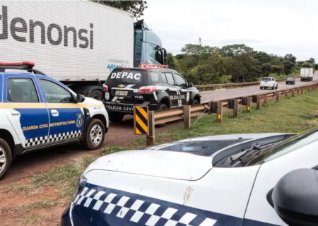 Homem encontrado morto as margens de rio é identificado e polícia investiga homicídio