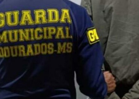 Padrasto preso por espancar enteado de 3 anos é levado à penitenciária de Dourados