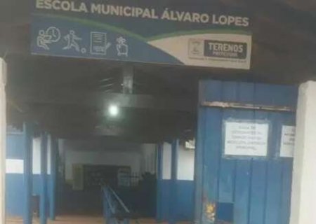 Escola Municipal &eacute; alvo de vandalismo e tem aulas suspensas nesta manh&atilde;