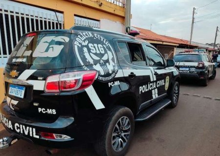 Homem &eacute; preso em flagrante durante opera&ccedil;&atilde;o contra venda ilegal de armas