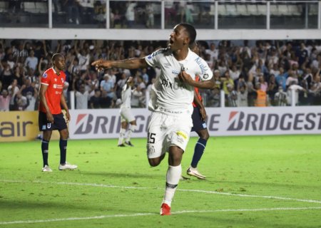 Angulo, ex-Santos, sofre atentado no Equador; jogadores foram ameaçados antes de jogo