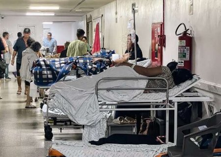 Santa Casa enfrenta superlota&ccedil;&atilde;o e mant&eacute;m pacientes em corredores