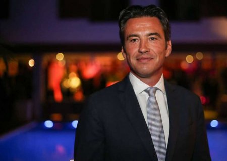 Novo marqueteiro de Flávio Bolsonaro já trabalhou para Contar e Nelsinho Trad