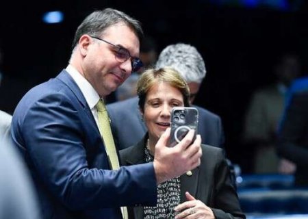 Tereza Cristina d&aacute; resposta final e descarta ser vice de Fl&aacute;vio Bolsonaro
