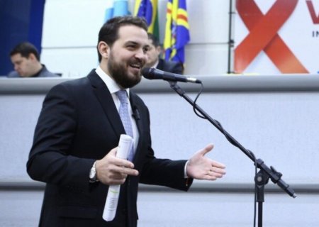 Claudinho vai responder por fraude em edital para abrir 500 vagas em cemit&eacute;rio