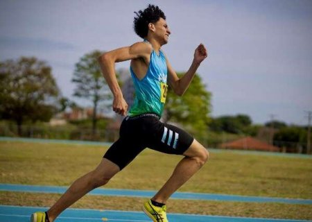 Aos 17 anos, atleta de Campo Grande &eacute; campe&atilde;o brasileiro nos 800 metros
