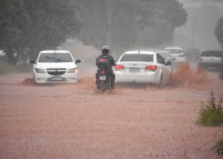 Alerta de temporais vale até domingo e prevê chuva forte em MS durante feriadão